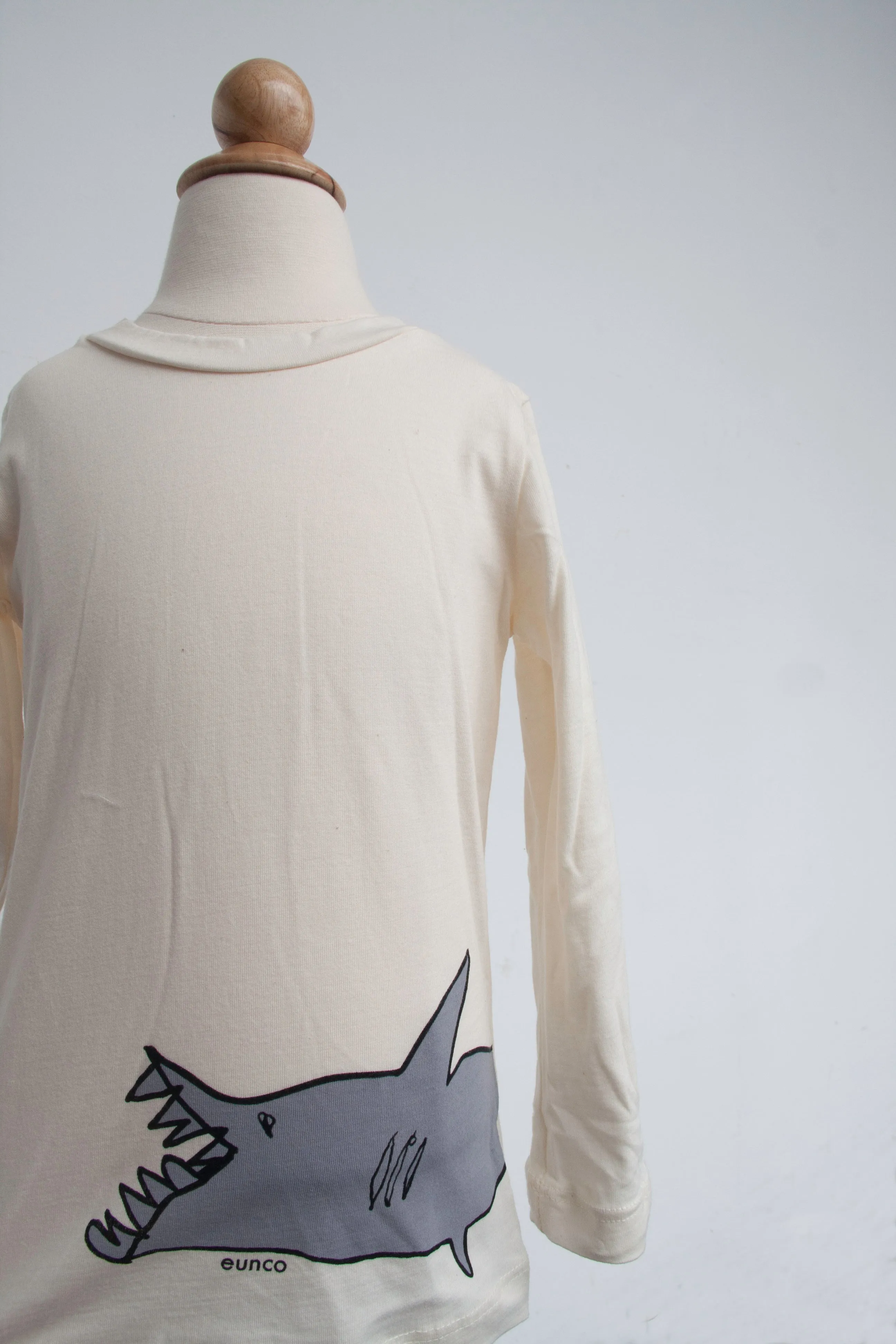 T-Shirt - Shark