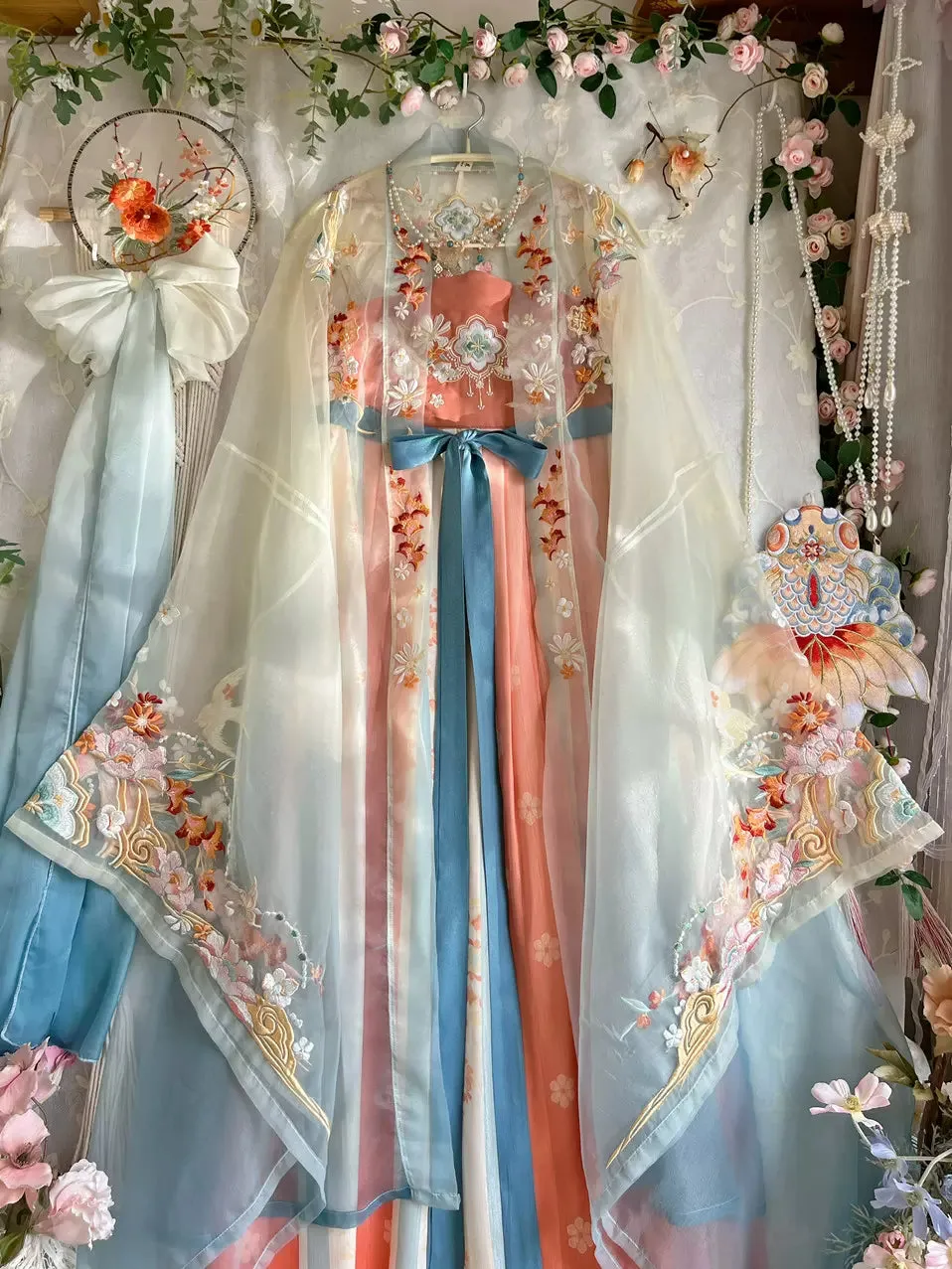 Tang Dynasty Embroidered Myrobalan Skirt   yc50080