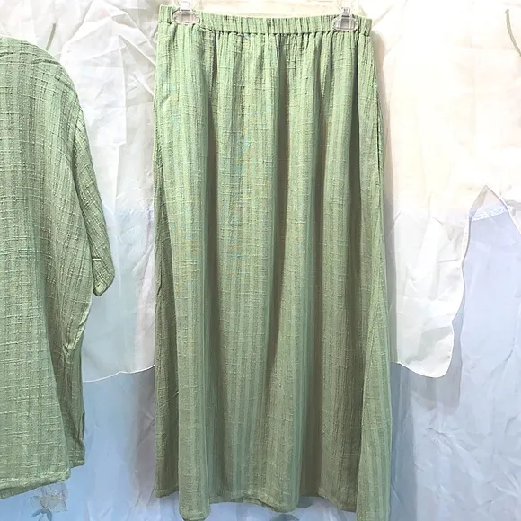 TRAVELSMITH RAYON/LINEN GREEN SKIRT SET SZ M