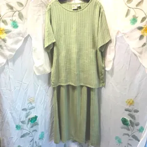 TRAVELSMITH RAYON/LINEN GREEN SKIRT SET SZ M