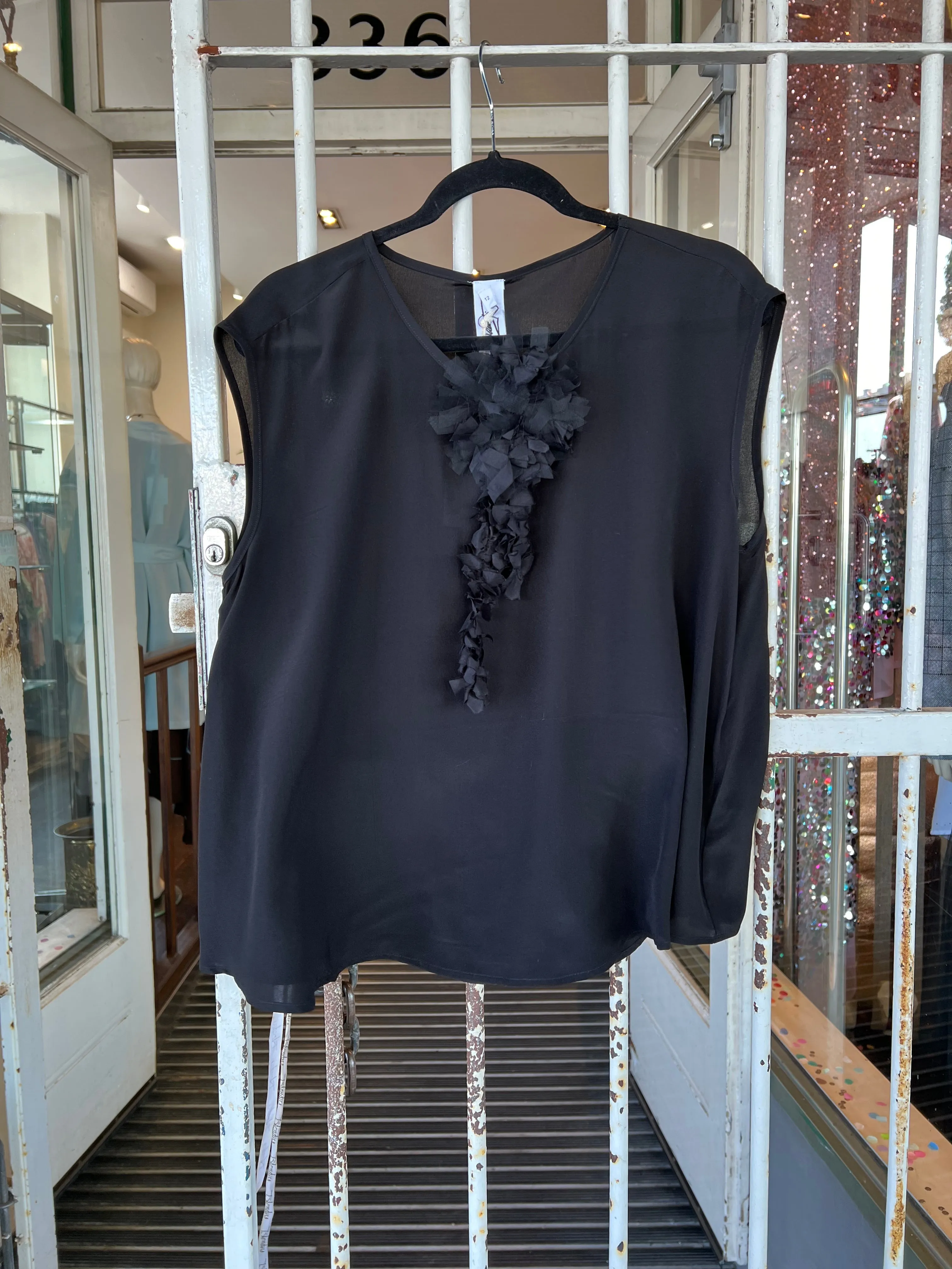TUFTY TOP