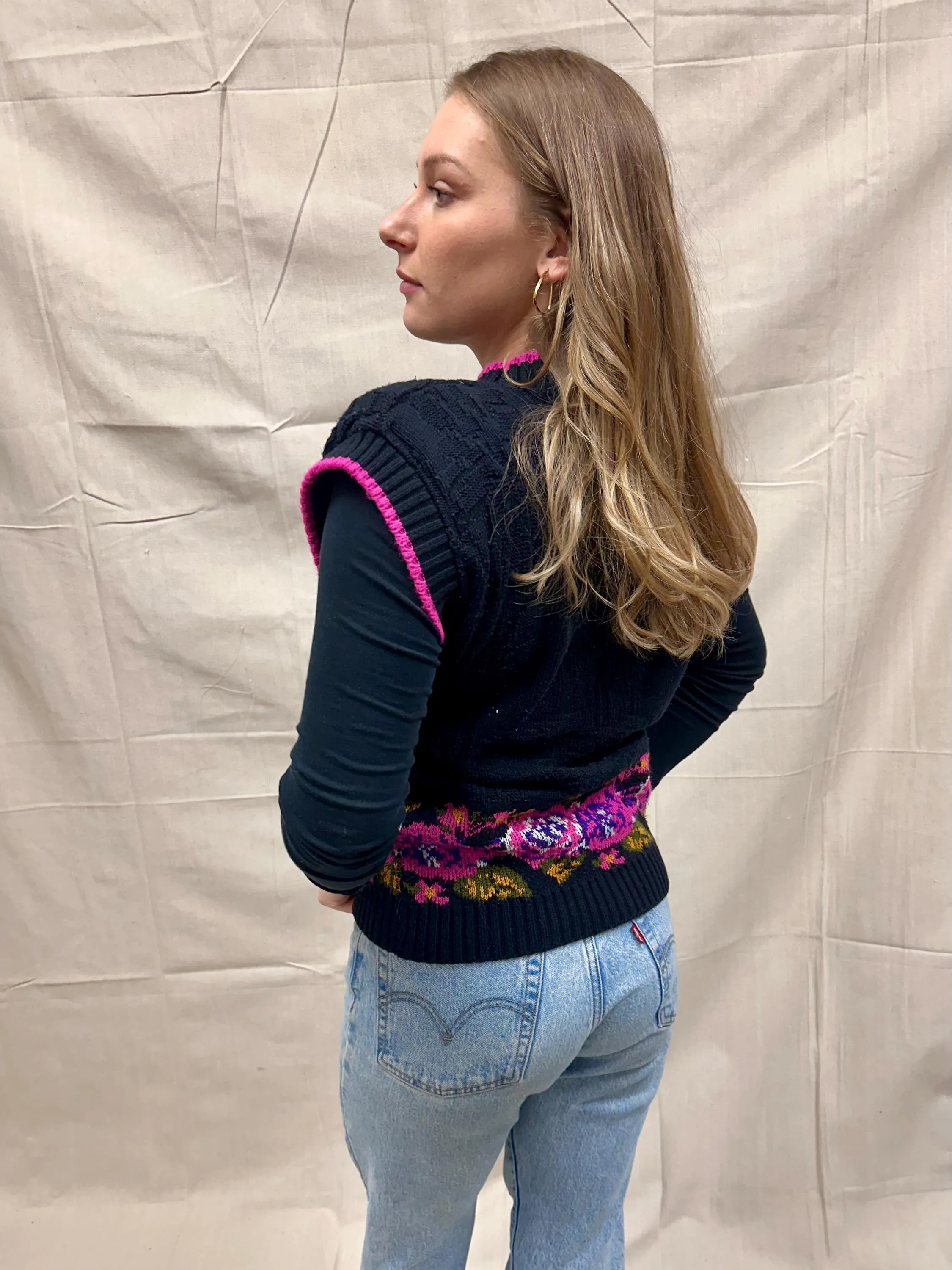 Vintage Black and Pink Pullover Vest with Flower Detail | Size Medium