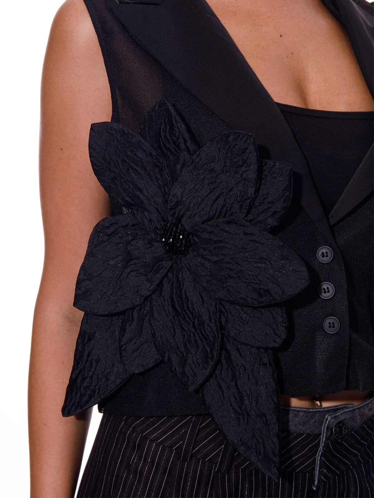 WOMEN'S SLEEVELESS  BUTTON CLOSURE FRONT DETAILED MESH VEST