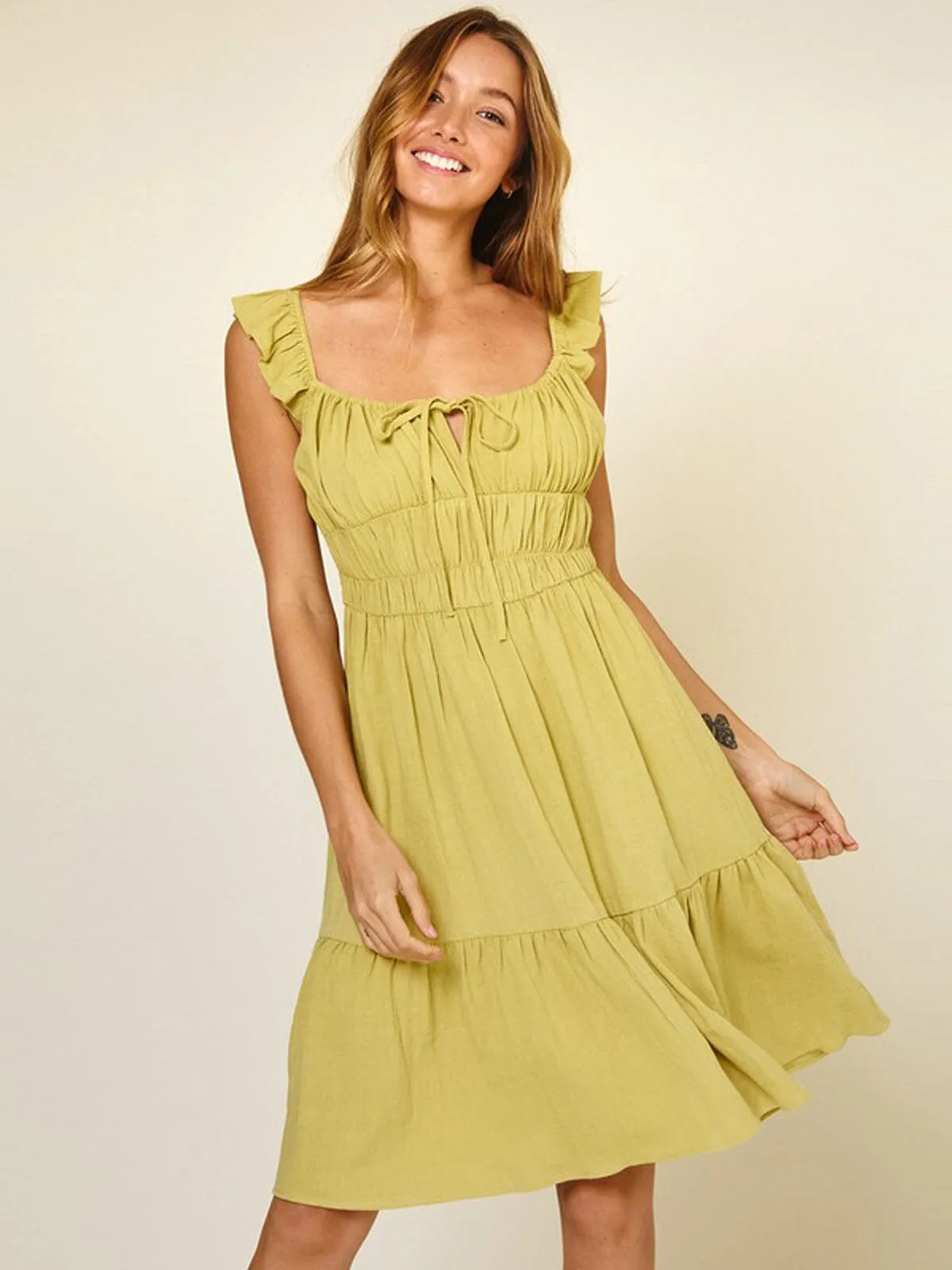 WOMEN'S SLEEVELESS RUFFLE SMOCK TIERED MINI DRESS