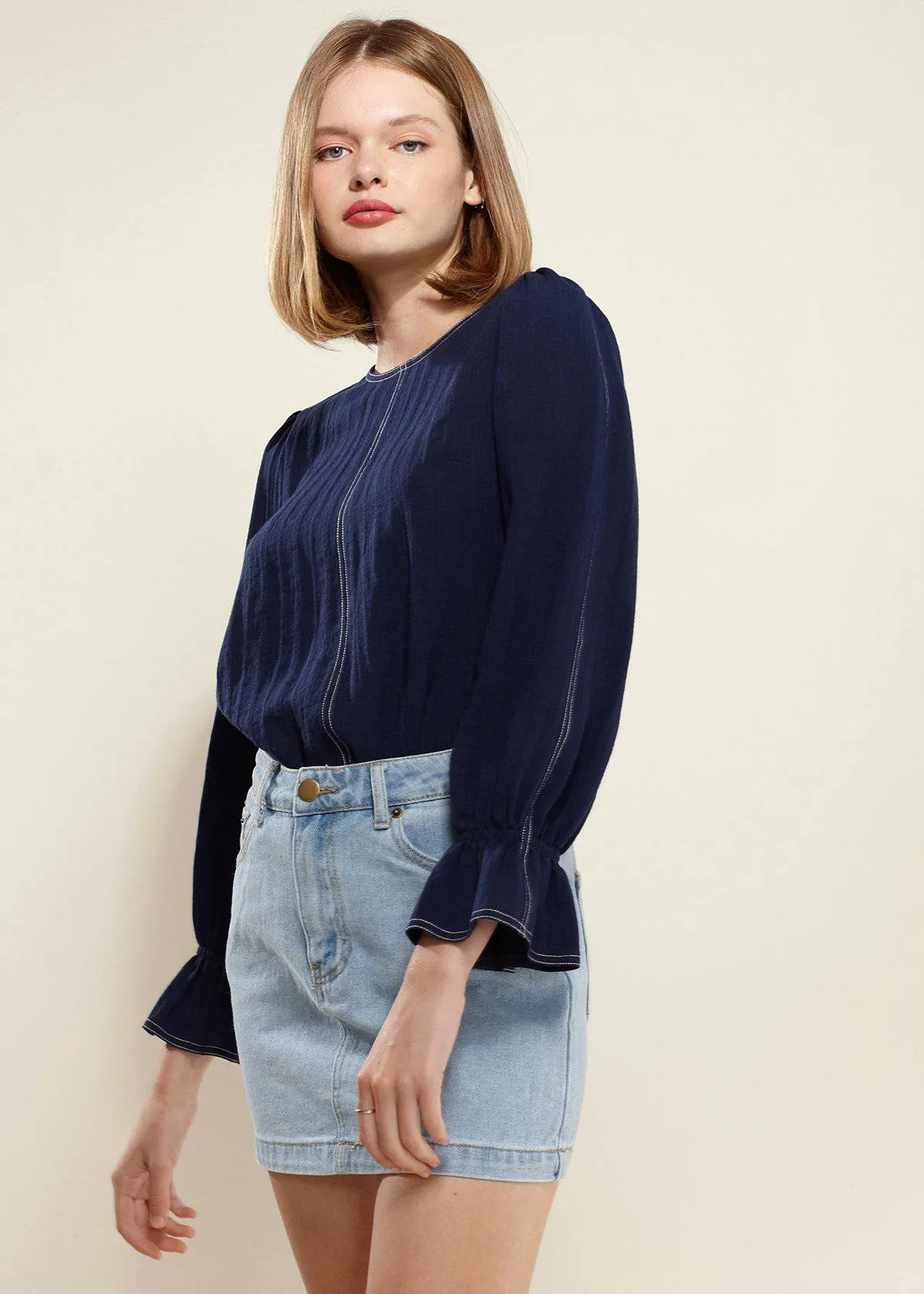 Women's Stitch Accent Puff Shoulder Bell Cuff Top in Navy