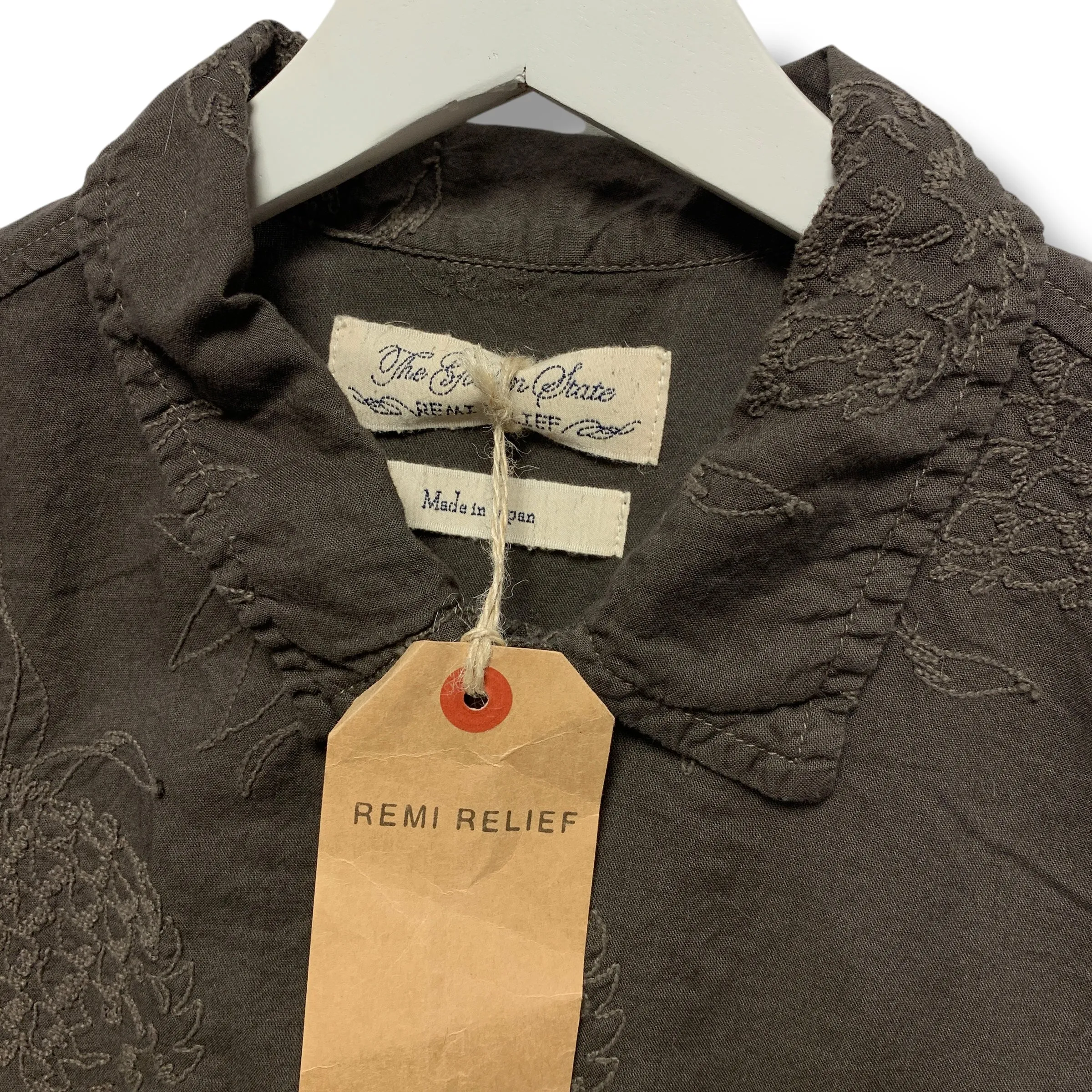 [XL] Remi Relief Pineapple Embroidered B.D. Shirt Brown